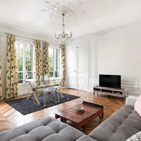 Apartment Cavalier Des Lions 2bed 2 And Half Baths Paris